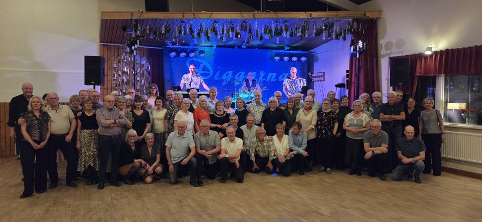Hela gänget på dansen efter årsmötet